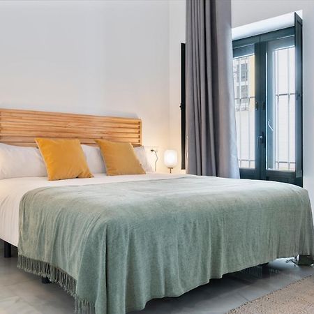 Suites Maestranza - Refinadores By Magno Apartments Севилья Экстерьер фото