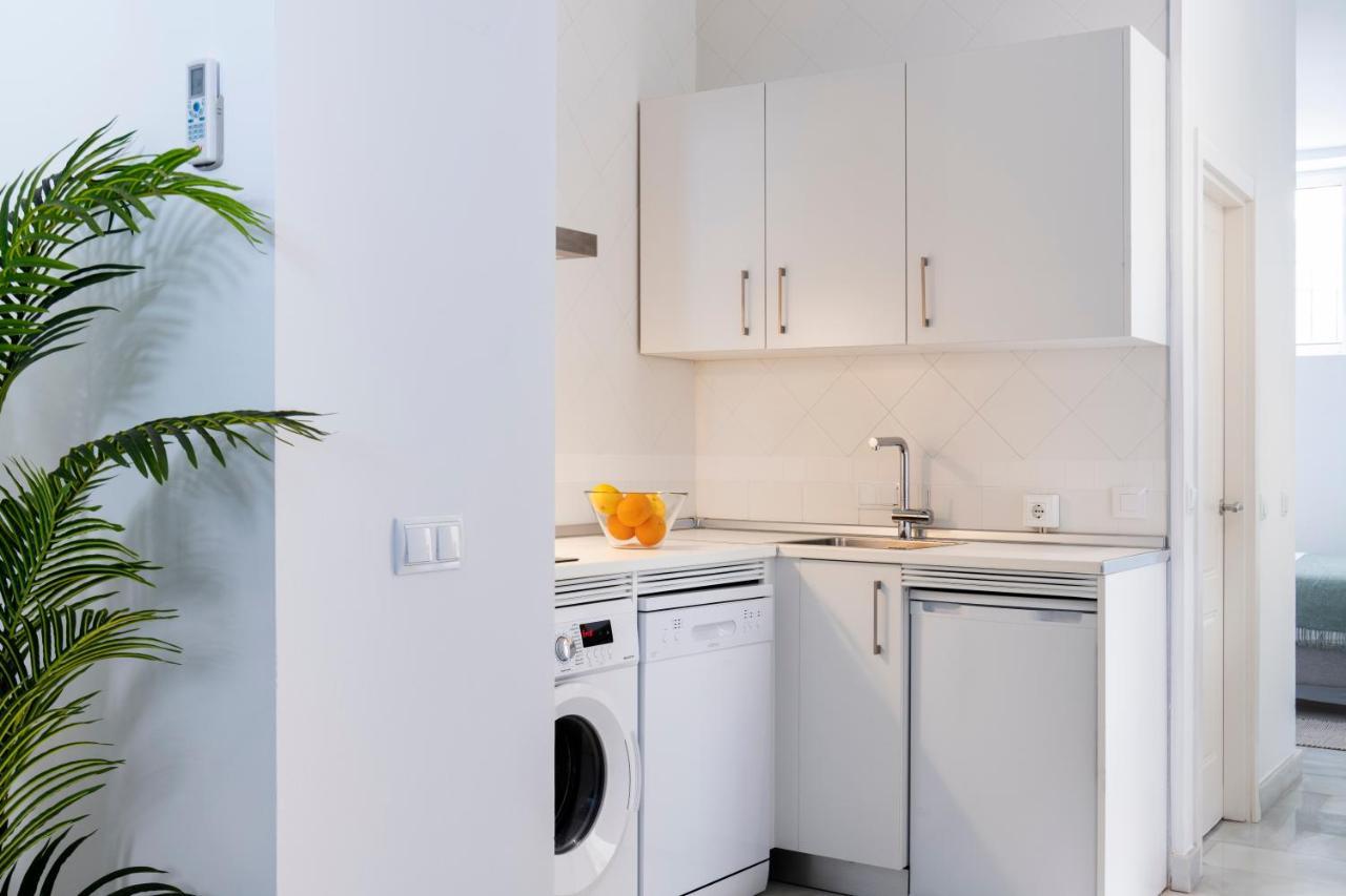 Suites Maestranza - Refinadores By Magno Apartments Севилья Экстерьер фото